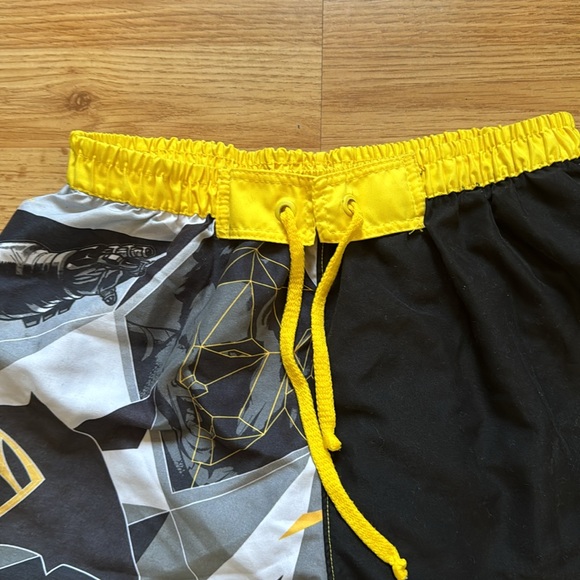 Boys Batman v Superman Swim Trunks - size 16y - Picture 2 of 9